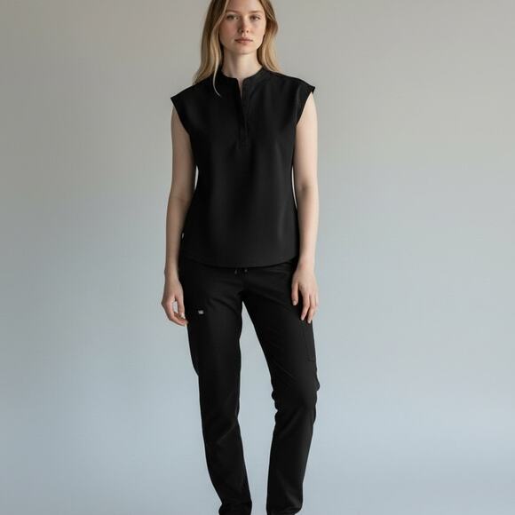 FIGS Rafaela Oversized Scrub Top Women's Sz M Black Healthcare Minimalist Sleek - Picture 1 of 8